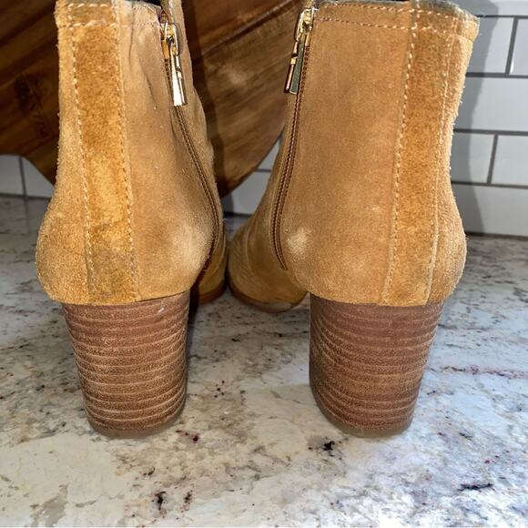 Tory Burch Sabe $398 Caramel Suede Ankle Booties size 9M EUC - Picture 9 of 16